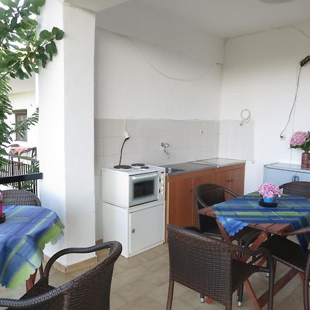 Panagiotis Apostoloudias Rooms Therma  Rom bilde