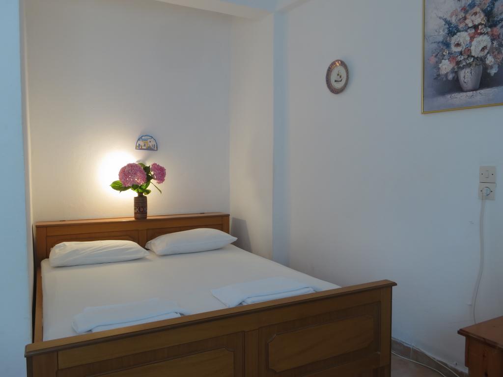 Panagiotis Apostoloudias Rooms Therma  Rom bilde