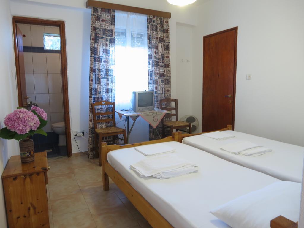 Panagiotis Apostoloudias Rooms Therma  Rom bilde